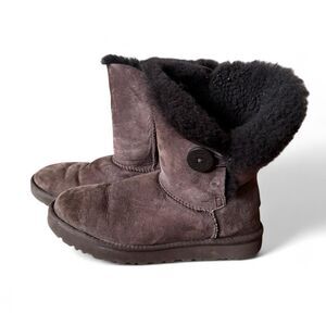 Ugg Women's Brown Boots Size 9